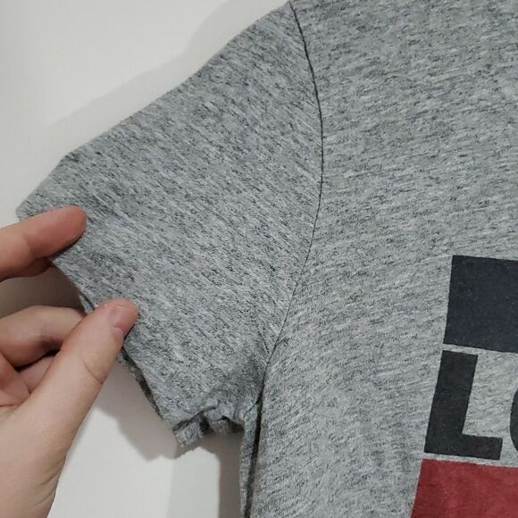 Levi's small grey short sleeve shirt - Picture 4 of 7
